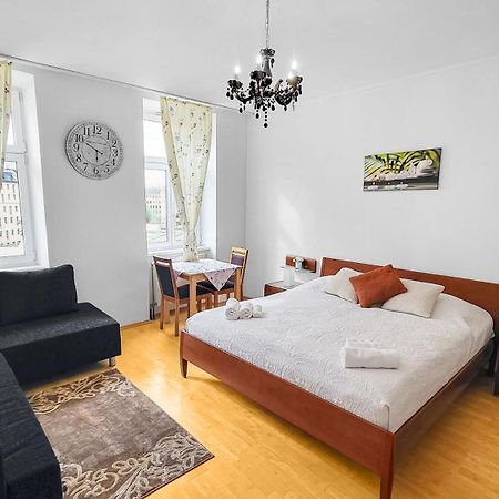 Spacious Three-Bedroom, Three King-Size Beds Wien Eksteriør billede