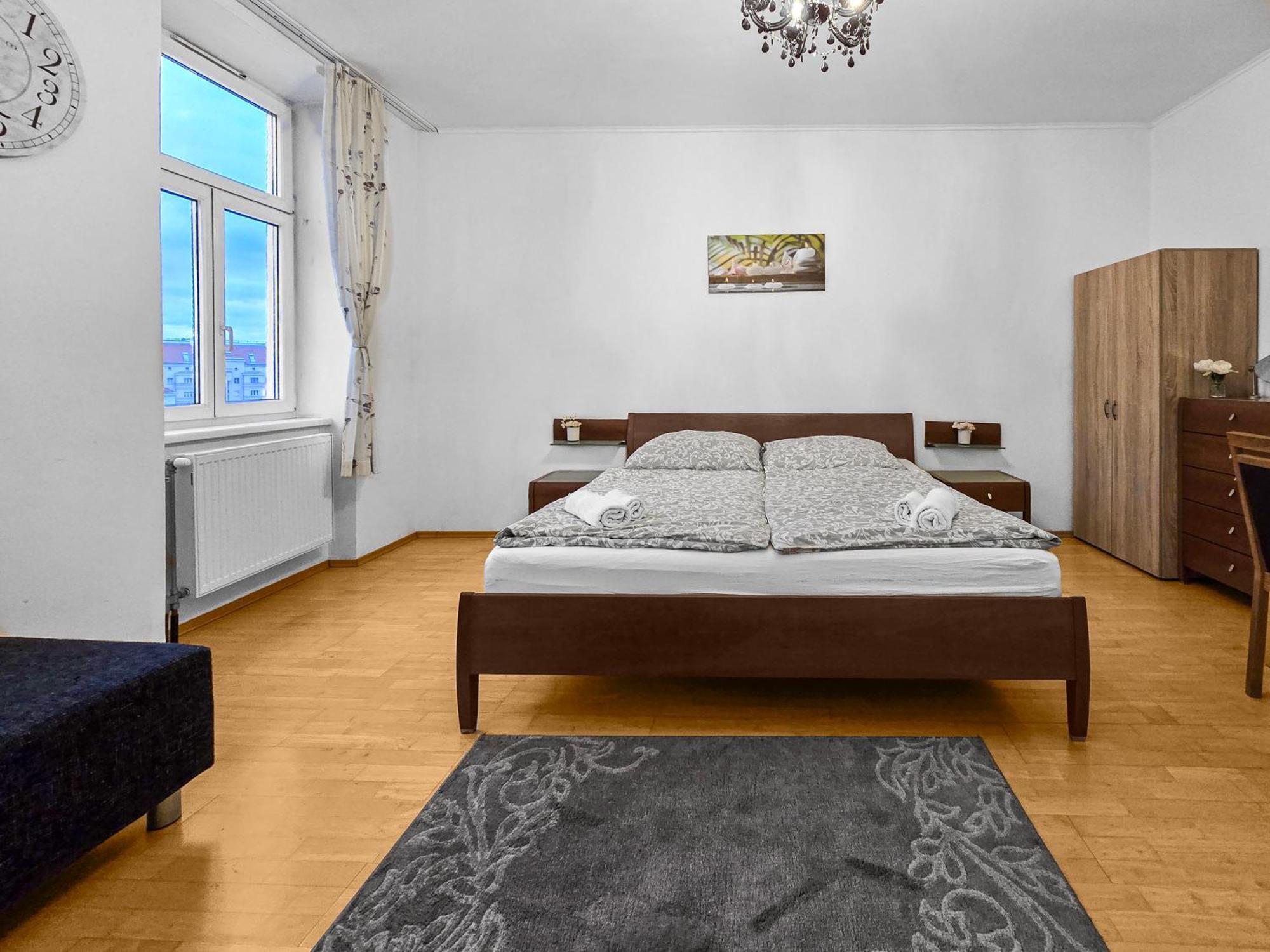 Spacious Three-Bedroom, Three King-Size Beds Wien Eksteriør billede